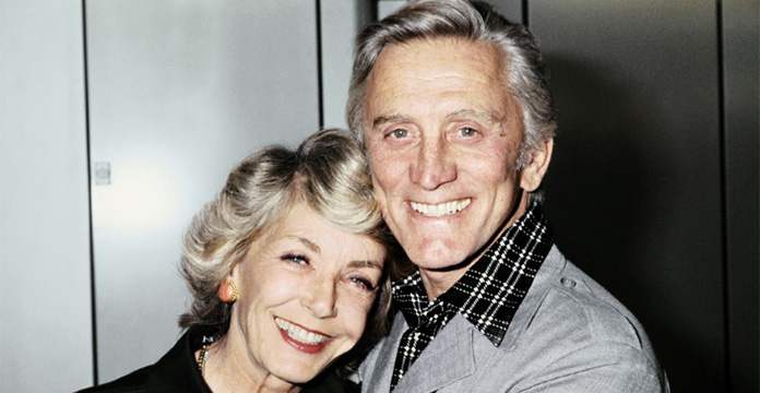 Kirk Douglas avec sa femme Anne, en septembre 1978 à Paris