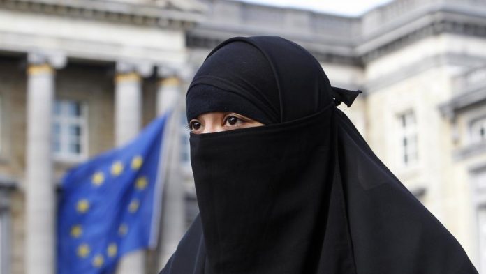 Interdiction Du Niqab La France Condamnée Par Un Groupe Dexperts De Lonu H24info