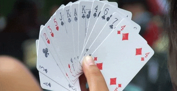 Jeux de cartes à boire amusantes pour le poulet Maroc