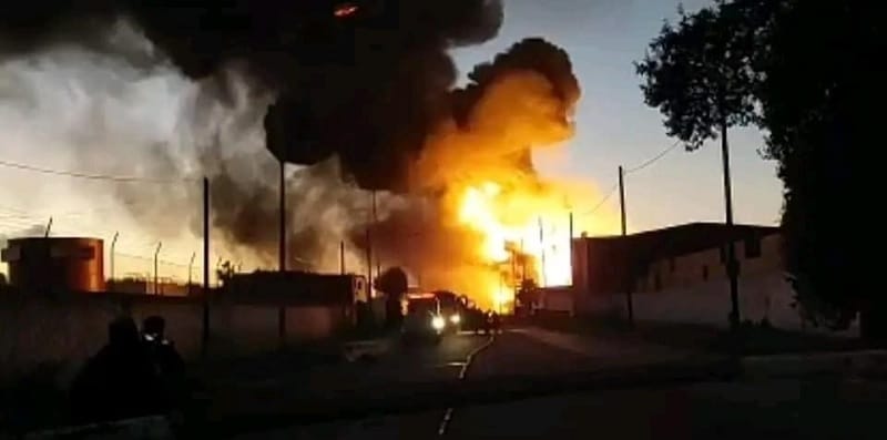 Vidéo. Un incendie ravage un dépôt à Mohammedia , H24info